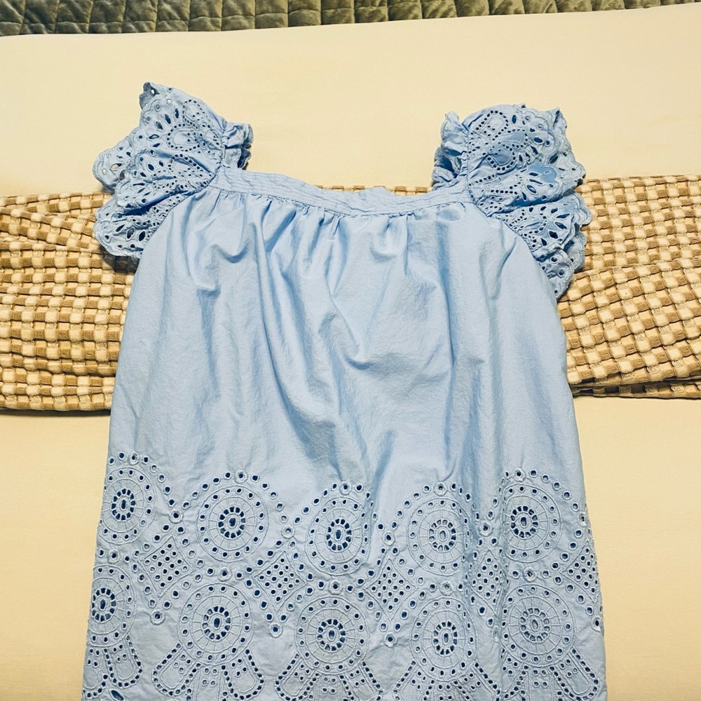 Crown & Ivy Scalloped Eyelet Puff Sleeve Top